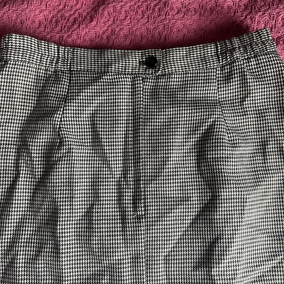 Black and white houndstooth midi skirt - Picture 4 of 5